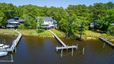 Set along the tranquil waters of Northwest Creek with sailboat - photo 8