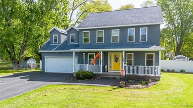 Welcome to this fabulous, custom M.E.I.D. built 2,105 sq. ft - photo 1