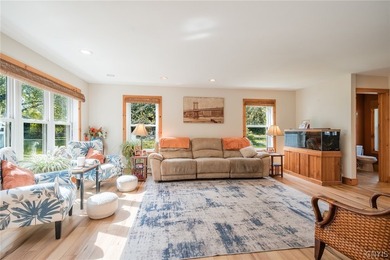 Welcome to this fabulous, custom M.E.I.D. built 2,105 sq. ft - photo 10