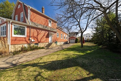 Classic Dutch Colonial offering space, flexibility, and endless - photo 3