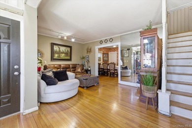 Classic Dutch Colonial offering space, flexibility, and endless - photo 5