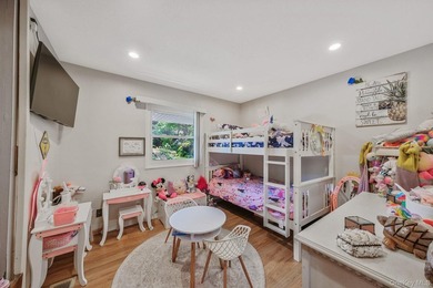 Beautifully maintained and thoughtfully updated, this 3 bedroom - photo 11