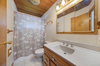 Beautifully maintained and thoughtfully updated, this 3 bedroom - photo 12