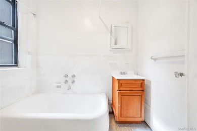 Welcome to this exceptional multi-family residential building - photo 12