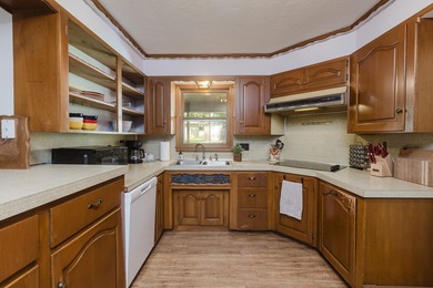 Charming & Recently refreshed, this Ranch Style Home blends - photo 18