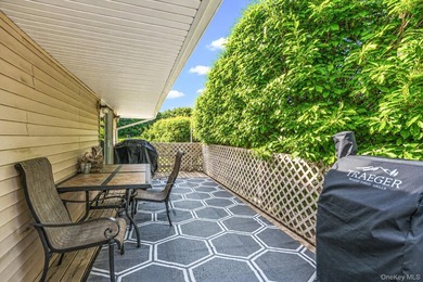 Beautifully maintained and thoughtfully updated, this 3 bedroom - photo 20