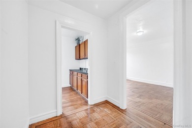 Welcome to this exceptional multi-family residential building - photo 20