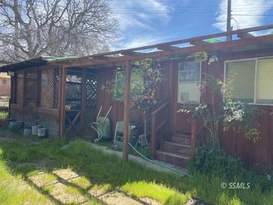 Wow, this 2-bedroom, 1.5 bath home has a HUGE 2 car garage with - photo 20