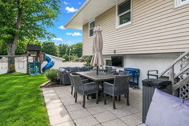 Beautifully maintained and thoughtfully updated, this 3 bedroom - photo 21