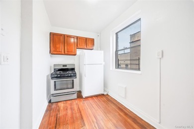 Welcome to this exceptional multi-family residential building - photo 21