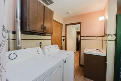 Charming & Recently refreshed, this Ranch Style Home blends - photo 29