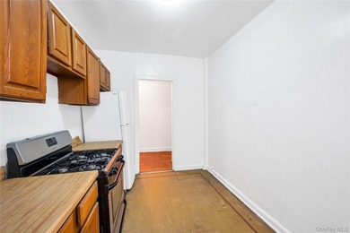 Welcome to this exceptional multi-family residential building - photo 33