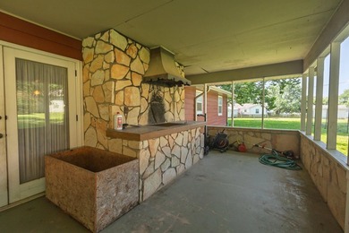 Charming & Recently refreshed, this Ranch Style Home blends - photo 34