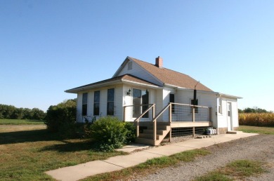 Lake Home Sale Pending in Mackinaw, Illinois