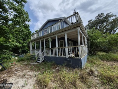 Excellent opportunity with this spacious 3 bed 2.5 bath frame - photo 1