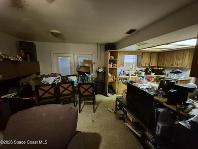 Excellent opportunity with this spacious 3 bed 2.5 bath frame - photo 4