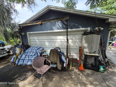 Excellent opportunity with this spacious 3 bed 2.5 bath frame - photo 8
