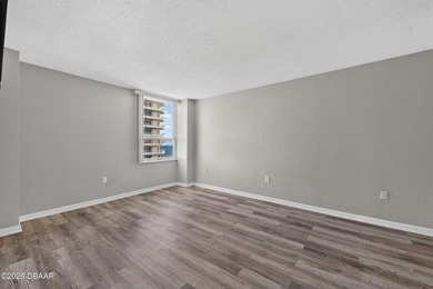 THIS IS THE ULTIMATE SHOWSTOPPER! RARELY AVAILABLE 3-BEDROOM - photo 31