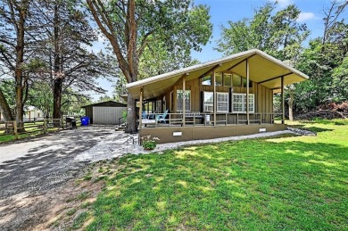 Lake Home For Sale in Gordonville, Texas