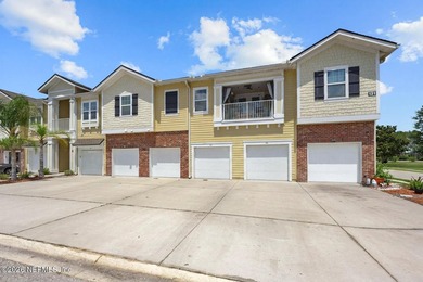 This meticulously maintained retreat is perfectly positioned - photo 34