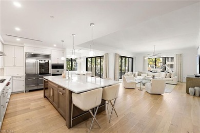 UNIQUE CORNER RESIDENCE IN QUATTRO AT NAPLES SQUARE WITH - photo 1