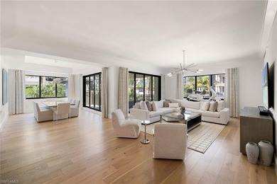 UNIQUE CORNER RESIDENCE IN QUATTRO AT NAPLES SQUARE WITH - photo 3