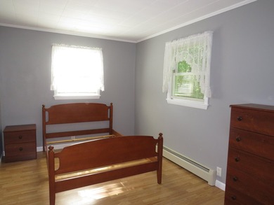 Welcome home to this well-maintained 3-bedroom, 1-bath property - photo 19