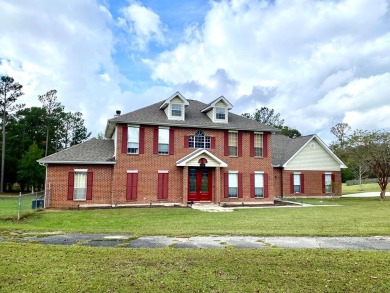 Lake David Home For Sale in Picayune Mississippi