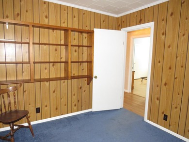 Welcome home to this well-maintained 3-bedroom, 1-bath property - photo 22