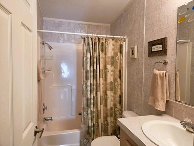 OAKWOOD MANOR - WHERE FUN & FRIENDSHIP HAPPENS TURNKEY LIVING - - photo 22