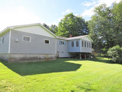 Welcome home to this well-maintained 3-bedroom, 1-bath property - photo 27