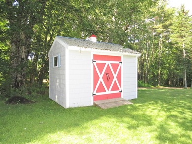 Welcome home to this well-maintained 3-bedroom, 1-bath property - photo 30