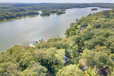 Contemporary Elegance with Stunning Lake Views. Welcome to this - photo 38