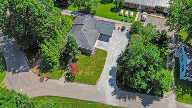Welcome Home to 403 Mineral Springs Blvd! Imagine waking up in a - photo 30