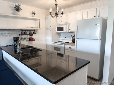 Welcome to Robinwood Condos-your gateway to lake living at its - photo 3