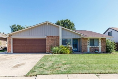 Lake Lewisville Home For Sale in Lake Dallas Texas