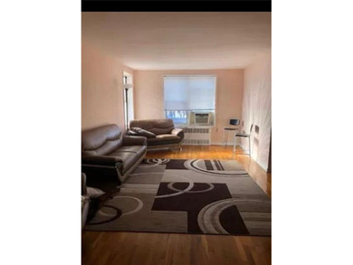 Heart of the Bay! Near all schools, shopping and transportation