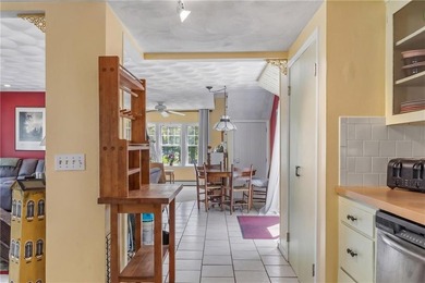 NATURE LOVERS RETREAT! Tucked away on a beautifully maintained - photo 11