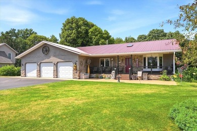 Beautiful 4 bedroom, 3 bath rambler on 1+ acre lot across the - photo 3