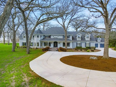 Welcome to an extraordinary estate set on over 2.4 private acres - photo 6
