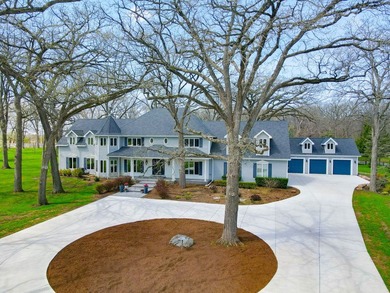 Welcome to an extraordinary estate set on over 2.4 private acres - photo 8