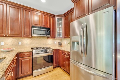 Welcome to effortless living in this beautifully maintained - photo 12