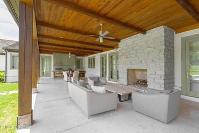 Welcome to a truly one-of-a-kind custom estate nestled on 17 - photo 13