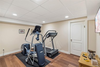 Welcome to Estates II Manhasset, an exquisitely updated Belaire - photo 15