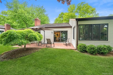 Welcome to Estates II Manhasset, an exquisitely updated Belaire - photo 17