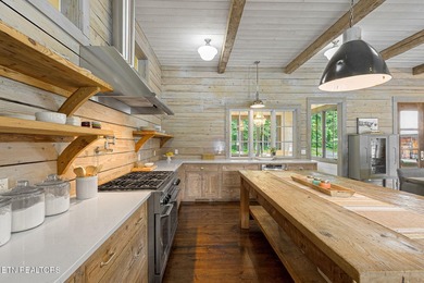 Welcome to a truly one-of-a-kind custom estate nestled on 17 - photo 22
