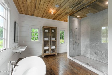 Welcome to a truly one-of-a-kind custom estate nestled on 17 - photo 32