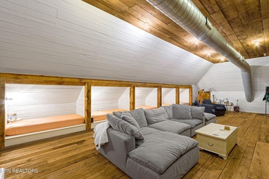 Welcome to a truly one-of-a-kind custom estate nestled on 17 - photo 40