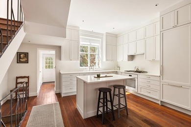 Classic Chelsea Townhouse Living, Thoughtfully Reimagined On one - photo 8