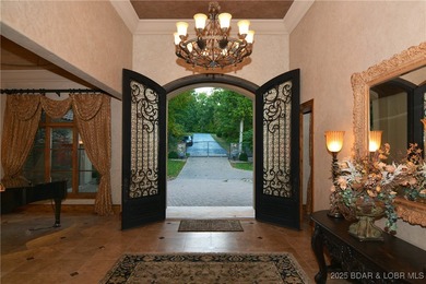 Prestigious Gated Waterfront Estate. Privacy, Distinction, and a - photo 7
